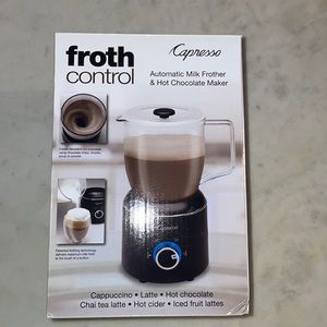 Automatic milk frother and hot chocolate maker